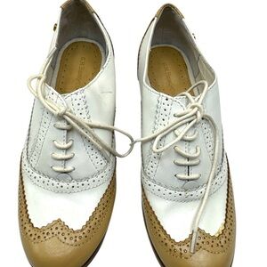 G.H. Bass & Co. Women's White and Tan Oxford Shoes Size 6.5